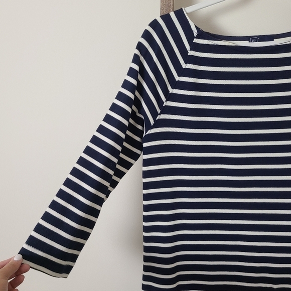 ⭐️40% Off⭐️ GAP Navy & White Striped Boat Neck Dress - Picture 4 of 6